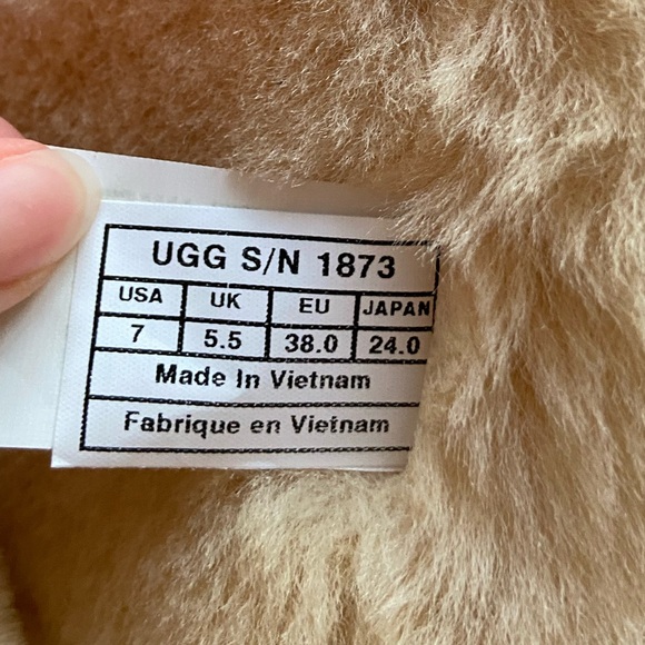 UGG Baily Button Triplet Boots - Picture 13 of 15